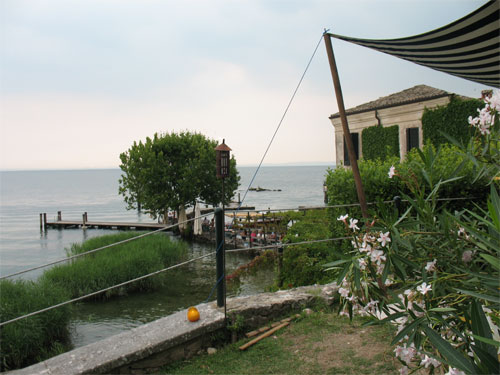 Restaurant on shore, Garda